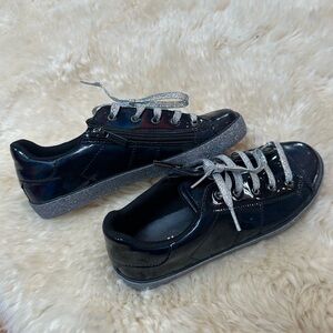 NWOT Kidpik Black Metallic Sneakers with Silver Sparkly Laces + Side Zipper
